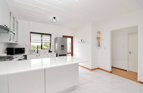 Greater Johannesburg Metropolitan Area Apartment | Botanic Bliss Apartment