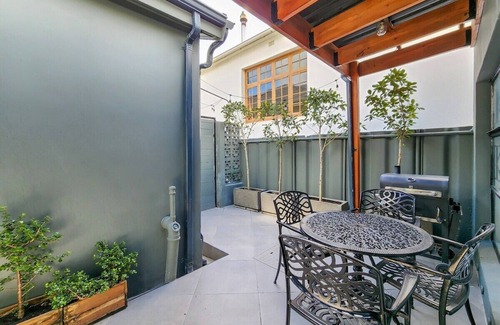 Cape Town City Centre House | Botanica - Sunny villa ideal for large groups
