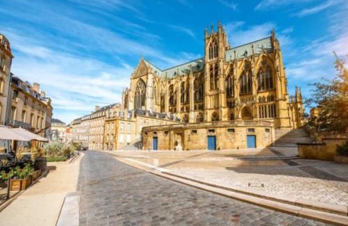 Nouvelle Ville Apartment | Botanical garden view in Metz