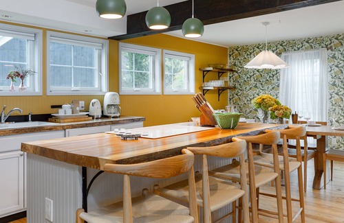 Saugerties House | Botanical Hideaway: Gorgeous Home w/Hot Tub & Sauna