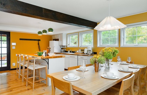 Saugerties House | Botanical Hideaway: Gorgeous Home w/Hot Tub & Sauna