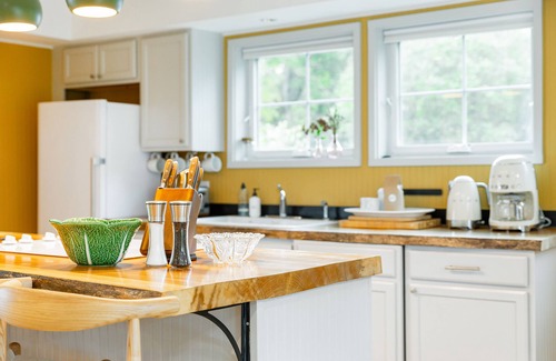 Saugerties House | Botanical Hideaway: Gorgeous Home w/Hot Tub & Sauna