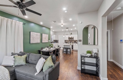 Denver Heights House | Botanical Oasis Near River Walk