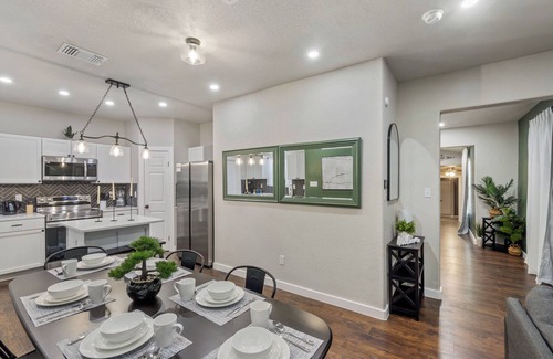 Denver Heights House | Botanical Oasis Near River Walk