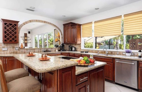 Garden Isles Villa | Botanical Paradise: Waterfront Pool Villa w/Kayaks