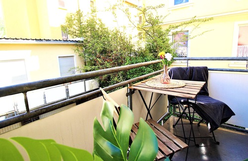 Grombuhl Apartment | ★ Botanical velvet apartment ★ with sunny balcony
