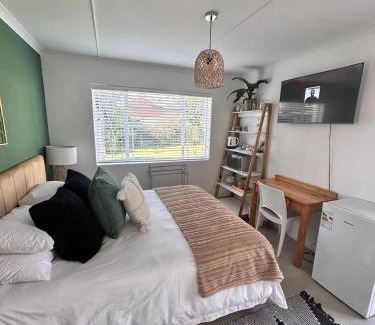 Newton Park House | Bottlebrush Guest Suite, Newton Park