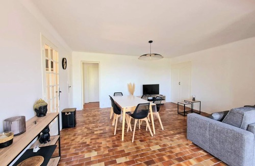 Bandol Apartment | Bottom villa, sea view, private parking