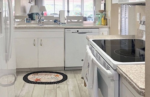 Bouchelles Island Condo | Bouchelle Island, NSB. Welcome to Loon-A-Sea!nYou'd be nuts not to stay here!