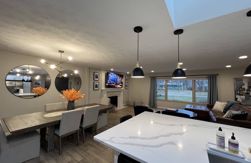Indianapolis House | Boujee Bungalow by Carmel, minutes to Lucas Oil, Speedway, Ruoff, and Grand Park