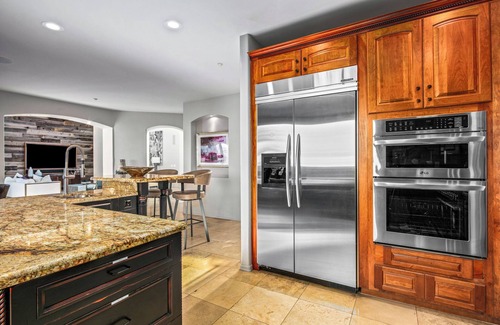 Pinnacle Peak House | Boulder 84 by LuxeKey | Splash Pad, Billiards, Putting Green & 360 Desert Views