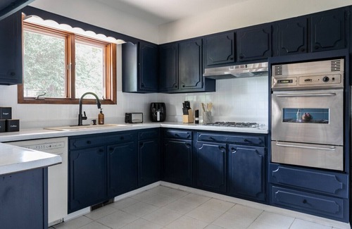 South Boulder House | Boulder Basecamp – 6BR Home w/Deck & Views