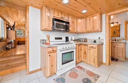 Boulder Bay Cabin | Boulder Bear - Secluded, Beautiful Views, Fireplace, Barbecue
