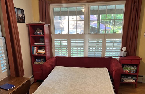 Sandwich House | "Boulder Hill", minutes from the lakes and mountains, hike from the doorstep!