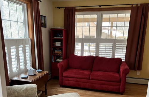 Sandwich House | "Boulder Hill", minutes from the lakes and mountains, hike from the doorstep!