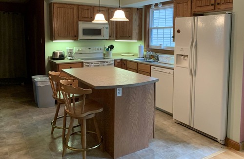 Sandwich House | "Boulder Hill", minutes from the lakes and mountains, hike from the doorstep!