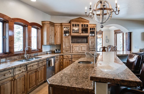 Boulder Ridge House | Boulder Ridge Retreat: Slopeside Luxury Private Home