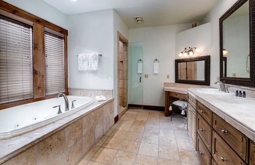 Boulder Ridge House | Boulder Ridge Retreat: Slopeside Luxury Private Home