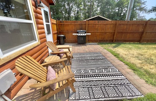 Breezy Point Cabin | Boulder Rock Bungalow on Birchwood in Breezy ➳ Close to Everything