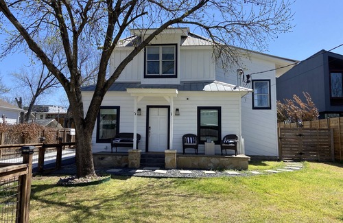 Bouldin House | Bouldin Creek Minutes to ACL, SXSW, Zilker Park, SoCo & Downtown - Pet Friendly