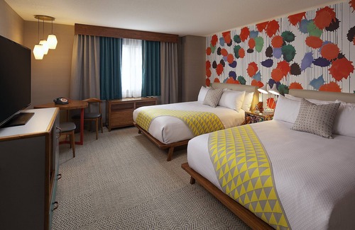 Venice Hotel | Boulevard 2 Queens Accessible at The Kinney Venice Beach!