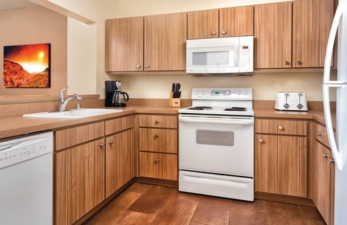Enterprise Resort | Boulevard Resort 2bdr Queen