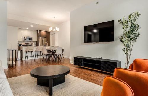 Near North Side Apartment | Boulevard Stays 5 mins to Riverwalk & Mag Mile 03