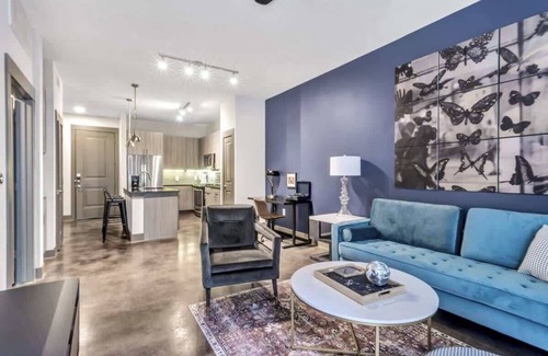 Richardson Apartment | Boulevard Stays Elegant 1BR Pool, Gym, Parking