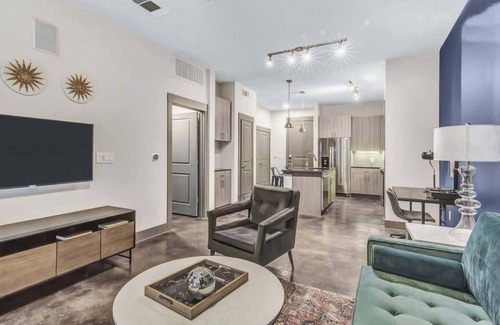 Richardson Apartment | Boulevard Stays Elegant 1BR Pool, Gym, Parking