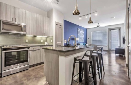 Richardson Apartment | Boulevard Stays Elegant 1BR Pool, Gym, Parking