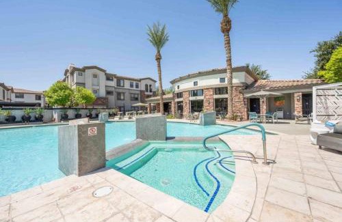 Glendale Sports and Entertainment District Apartment | Boulevard Stays Luxe 2BR by the Stadium Pool Parking Gym 10