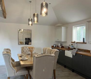 Pickering House | Boundary Cottage