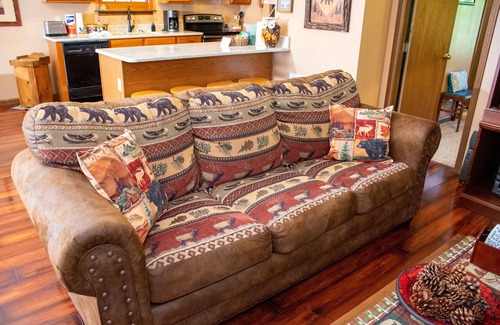 Wears Valley Cabin | Boundary Haven - Family Friendly 3BR/3BA Cabin In Beautiful Wears Valley Bordering National Park!