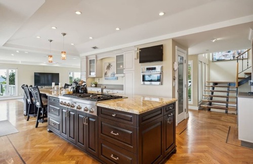 Thousand Oaks House | Bouquet Cottage (4-Bedroom Home) with Pool - Pets Allowed by RedAwning