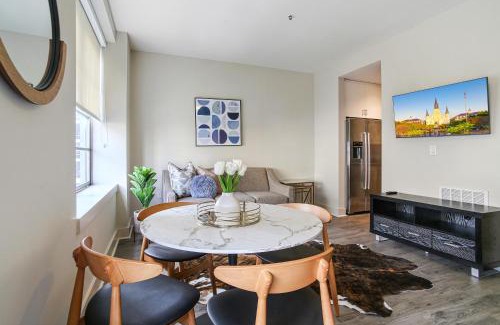 Central Business District Apartment | Bourbon Street Bliss