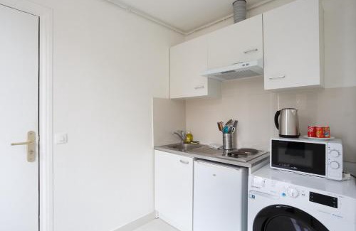 Le Bourget Apartment | Bourget RER Studio 2ème droite