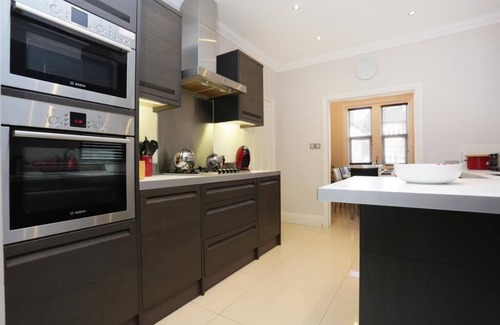 Westbourne House | BOURNECOAST: 6 BED HOUSE WITH GARDEN - WIFI - GAMES ROOM - NEAR SHOPS/BEACH-8380
