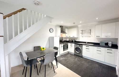 Stockton-on-Tees House | Bourneville House by Blue Skies Stays