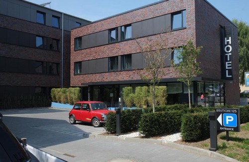 Langenhorn Hotel | Boutique 125 Hamburg Airport by INA