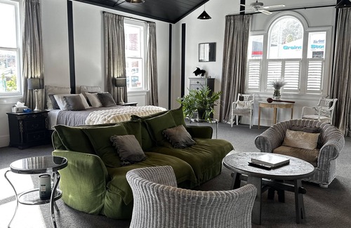 Te Aroha House | Boutique accomodation in Te Aroha, 3 minutes walk to centre of town