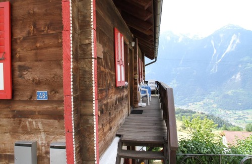 Erschmatt Apartment | Boutique Apartment in Valais with Balcony