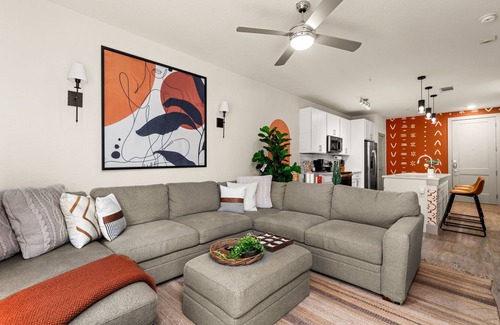 Downtown San Antonio Apartment | Boutique apartment hotel room on the San Antonio Riverwalk with Infinity Pool