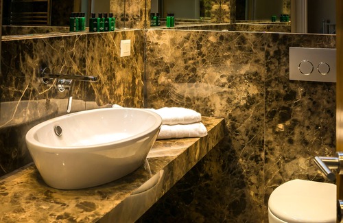 Montone Apartment | Boutique apartment with balcony, pool & valley views in idyllic hill-top village