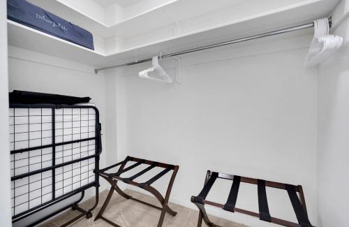 Crystal City Apartment | Boutique DCA Unit-Sleeps 7-Free Parking-Great Spot