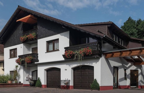 Huttenthal Apartment | Boutique Apartment in Hüttenthal with Balcony and Terrace