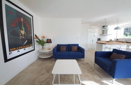 Bardigues House | Boutique farmhouse sleeps 20 indoor pool and outdoor pool, jacuzzi, tennis, AC