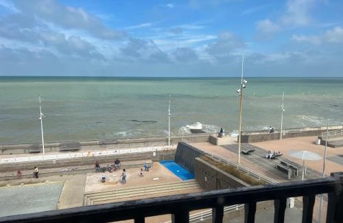 Saint-Valery-en-Caux Hotel | Boutique Hôtel La Maison des Galets sur le front de mer