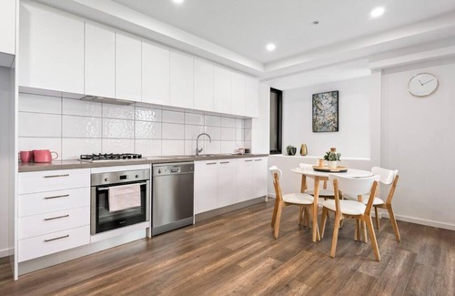 Heidelberg Heights Apartment | Boutique Heidelberg Heights 2BR Apartment 105