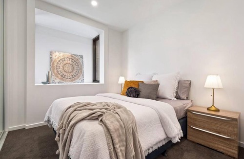 Heidelberg Heights Apartment | Boutique Heidelberg Heights 2BR Apartment 105