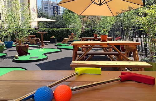 Goose Hollow Hotel | Boutique Hotel in Downtown Portland! 3 Pet-friendly Suites, Near to Parks!